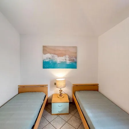 Luzi By Interhome *